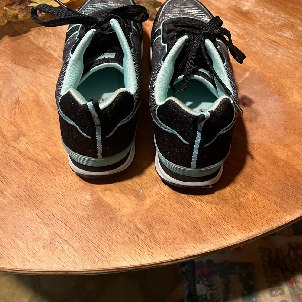 Womens size 8 Skechers. Very unusal. Black with multi shine. - Picture 3 of 4